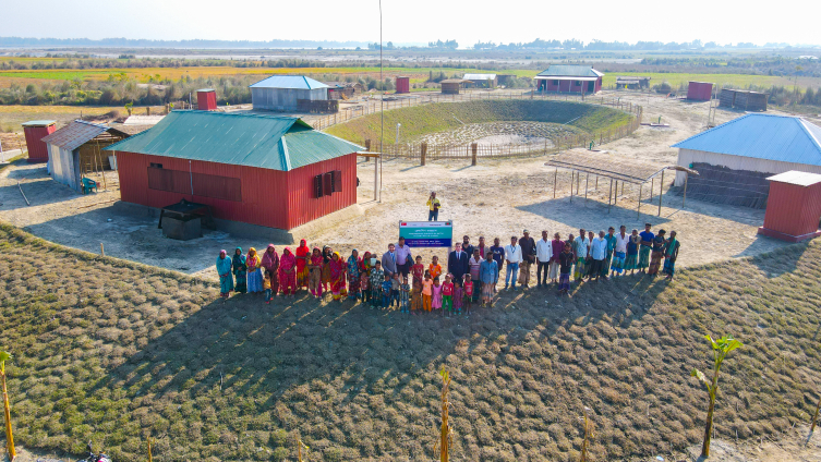 TİKA, Bangladeş'te köy inşa etti